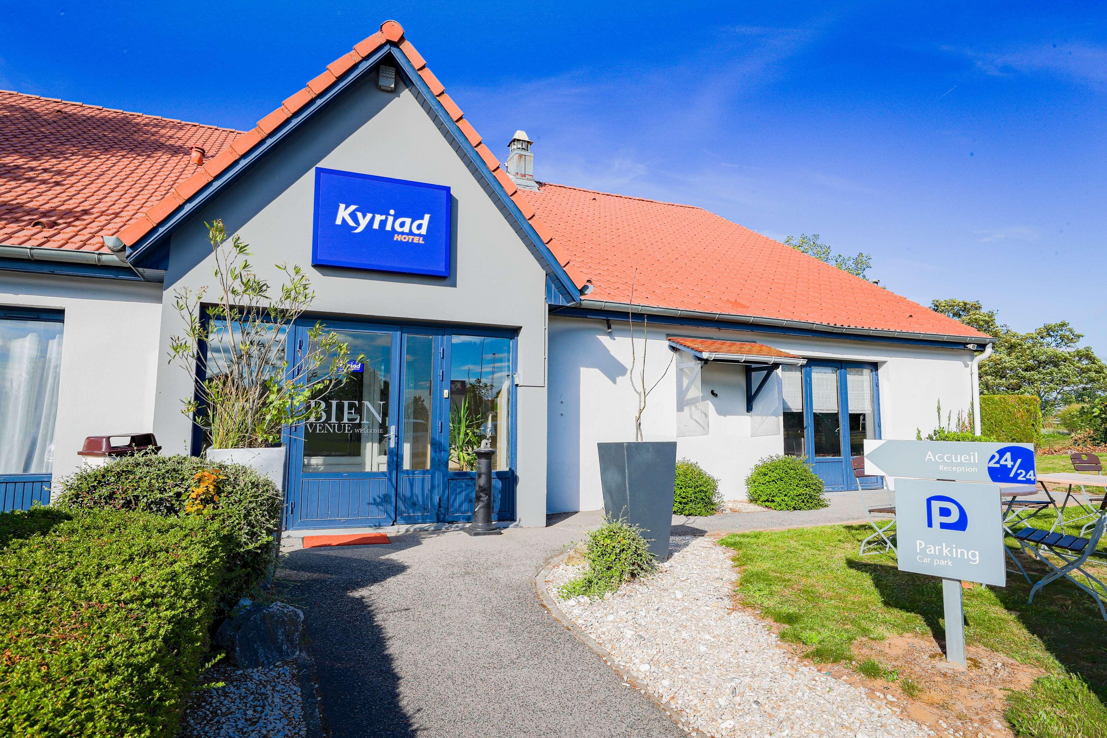 Hotel Restaurant Kyriad De Peronne Exterior photo