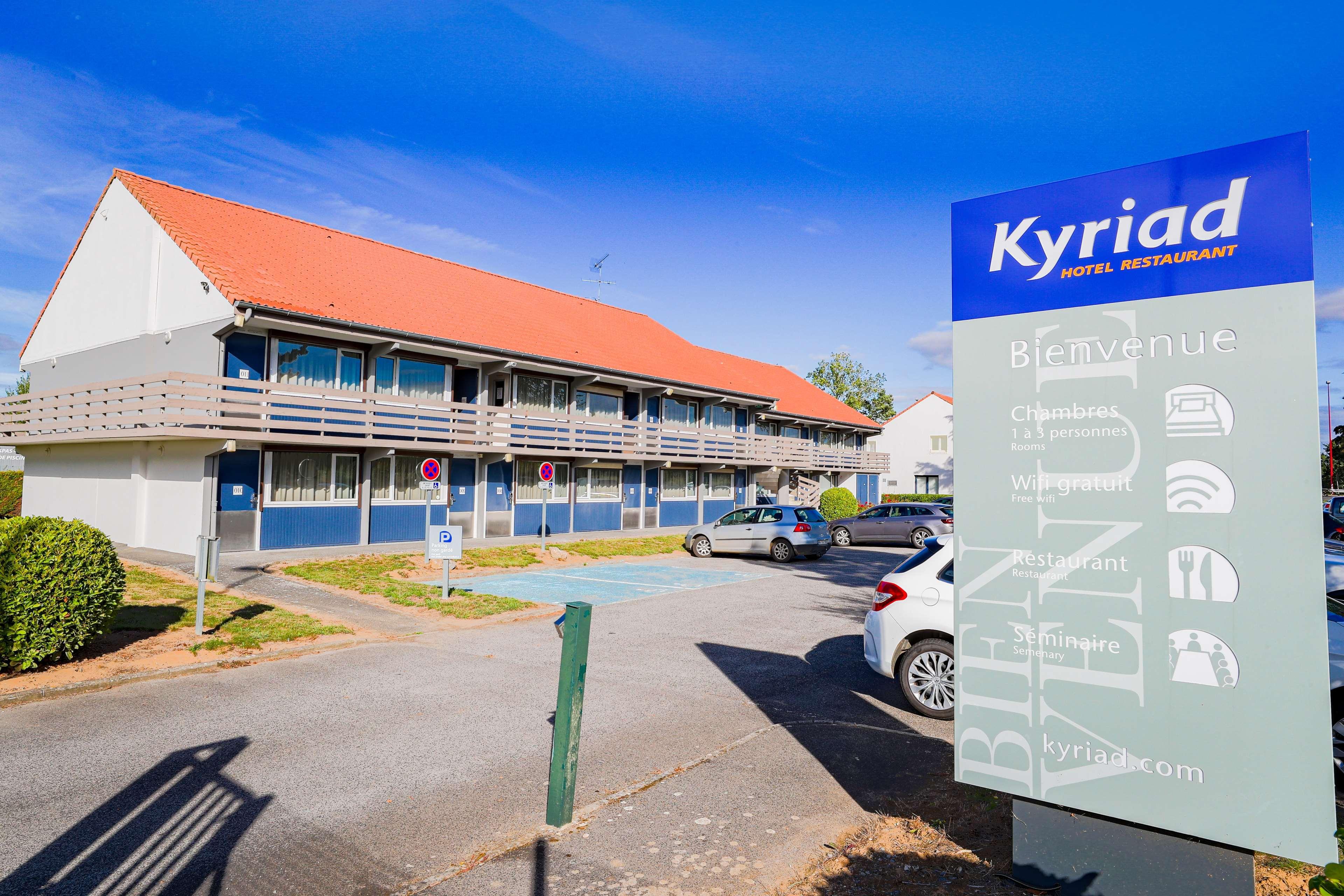 Hotel Restaurant Kyriad De Peronne Exterior photo