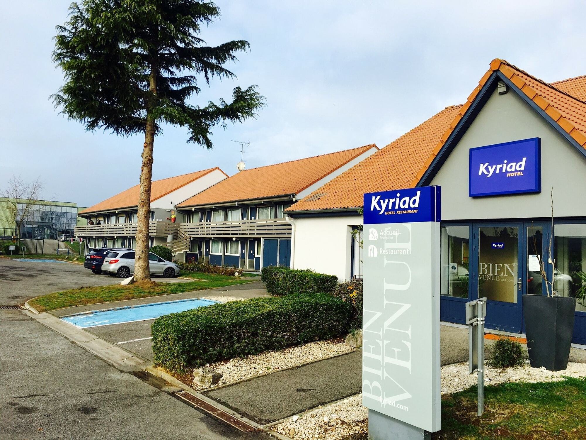 Hotel Restaurant Kyriad De Peronne Exterior photo